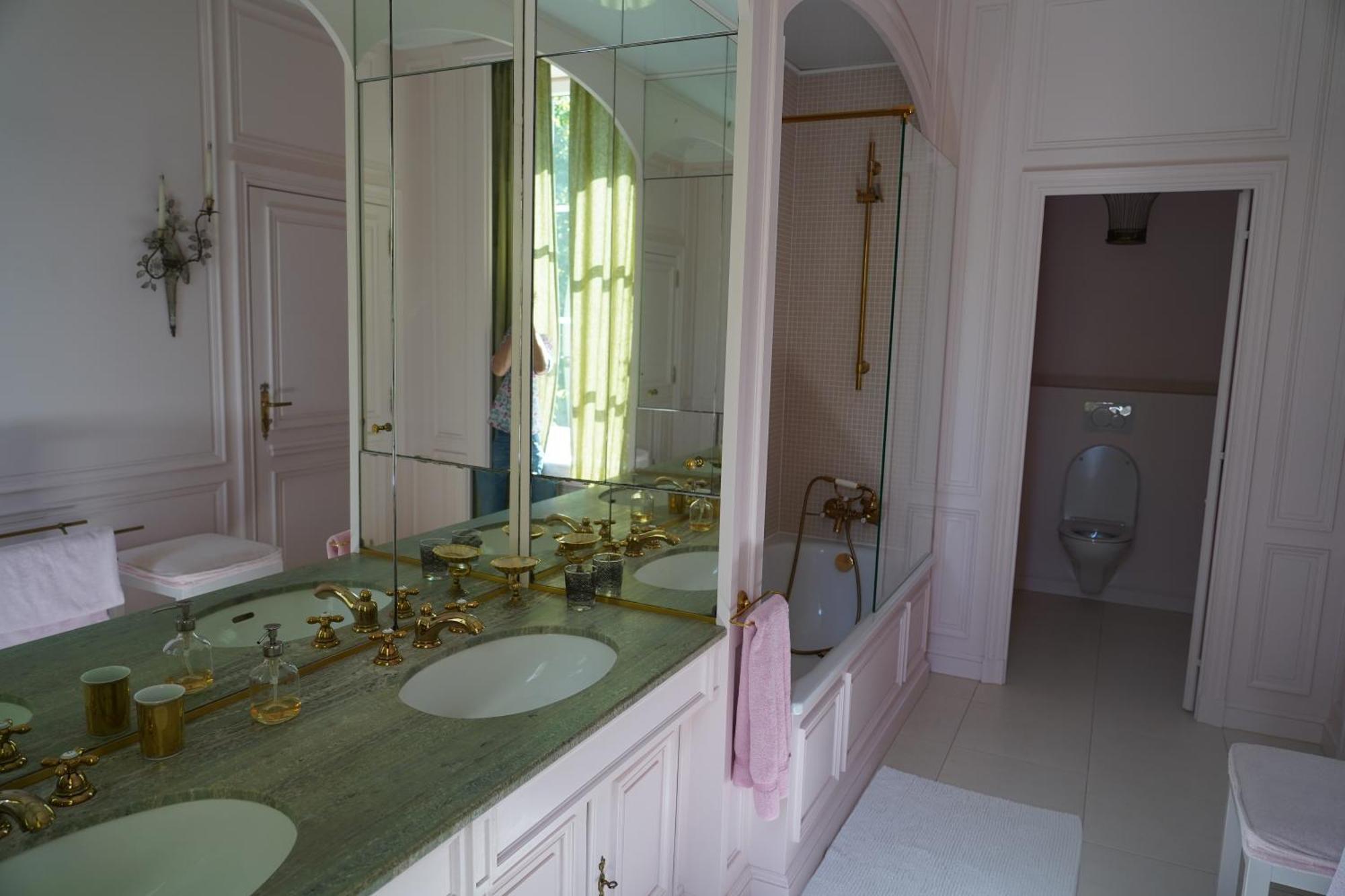 Le Chateau Lavigny エクステリア 写真