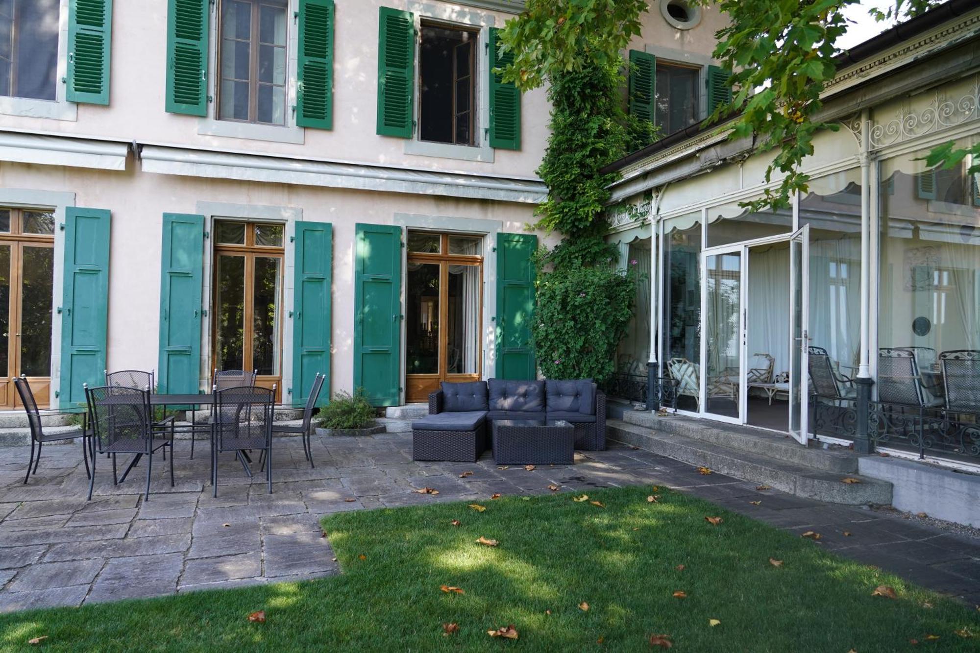 Le Chateau Lavigny エクステリア 写真
