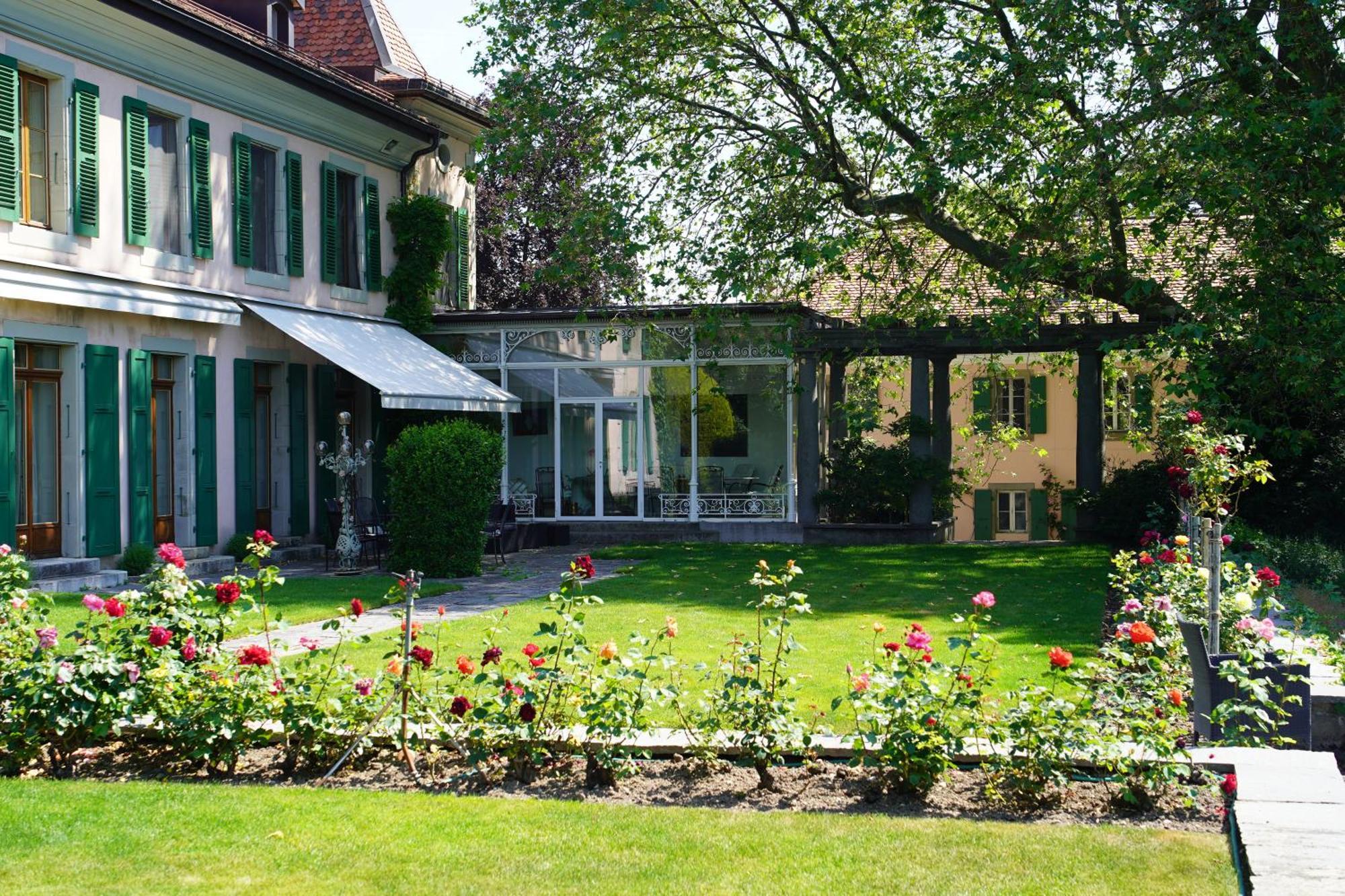 Le Chateau Lavigny エクステリア 写真