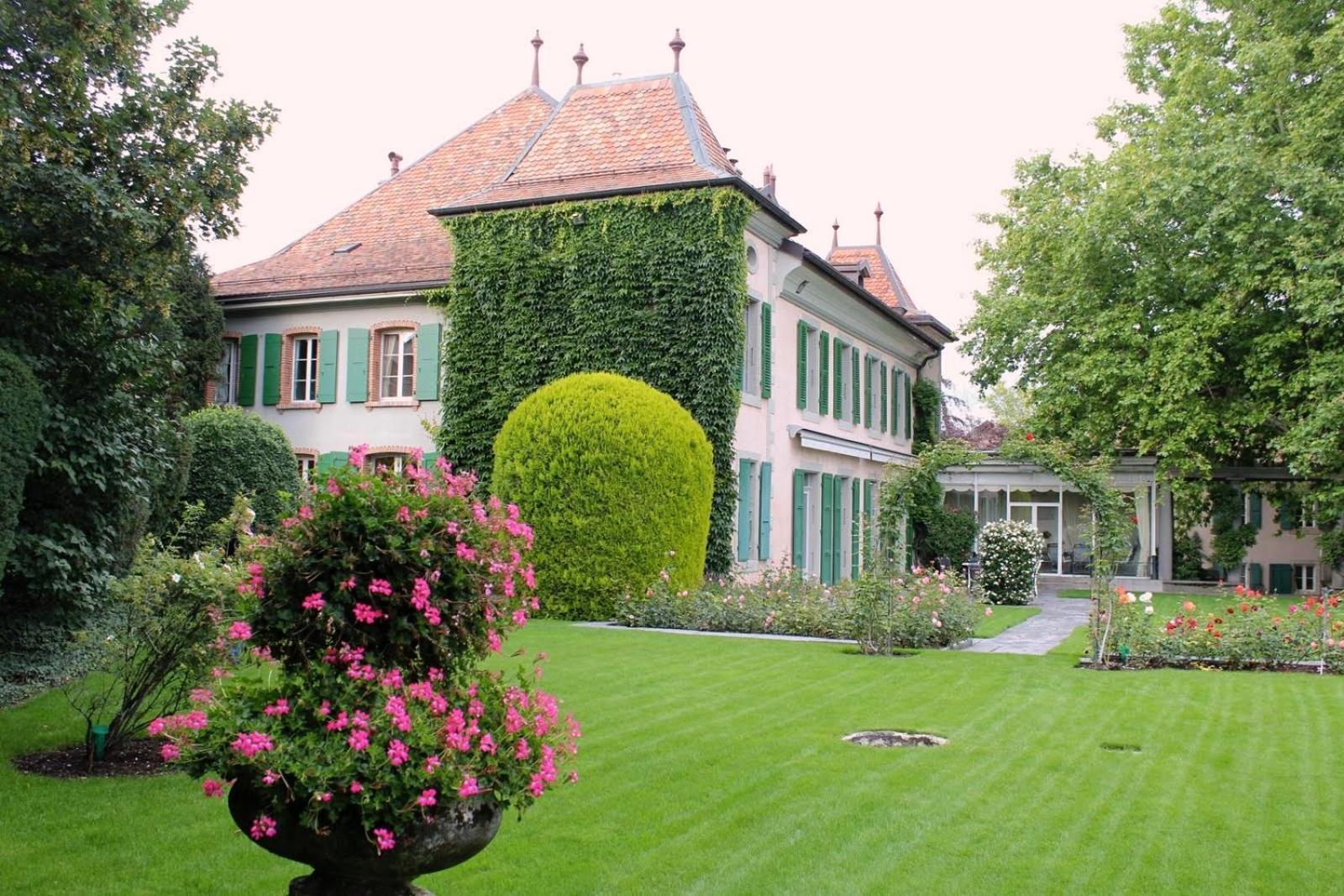 Le Chateau Lavigny エクステリア 写真