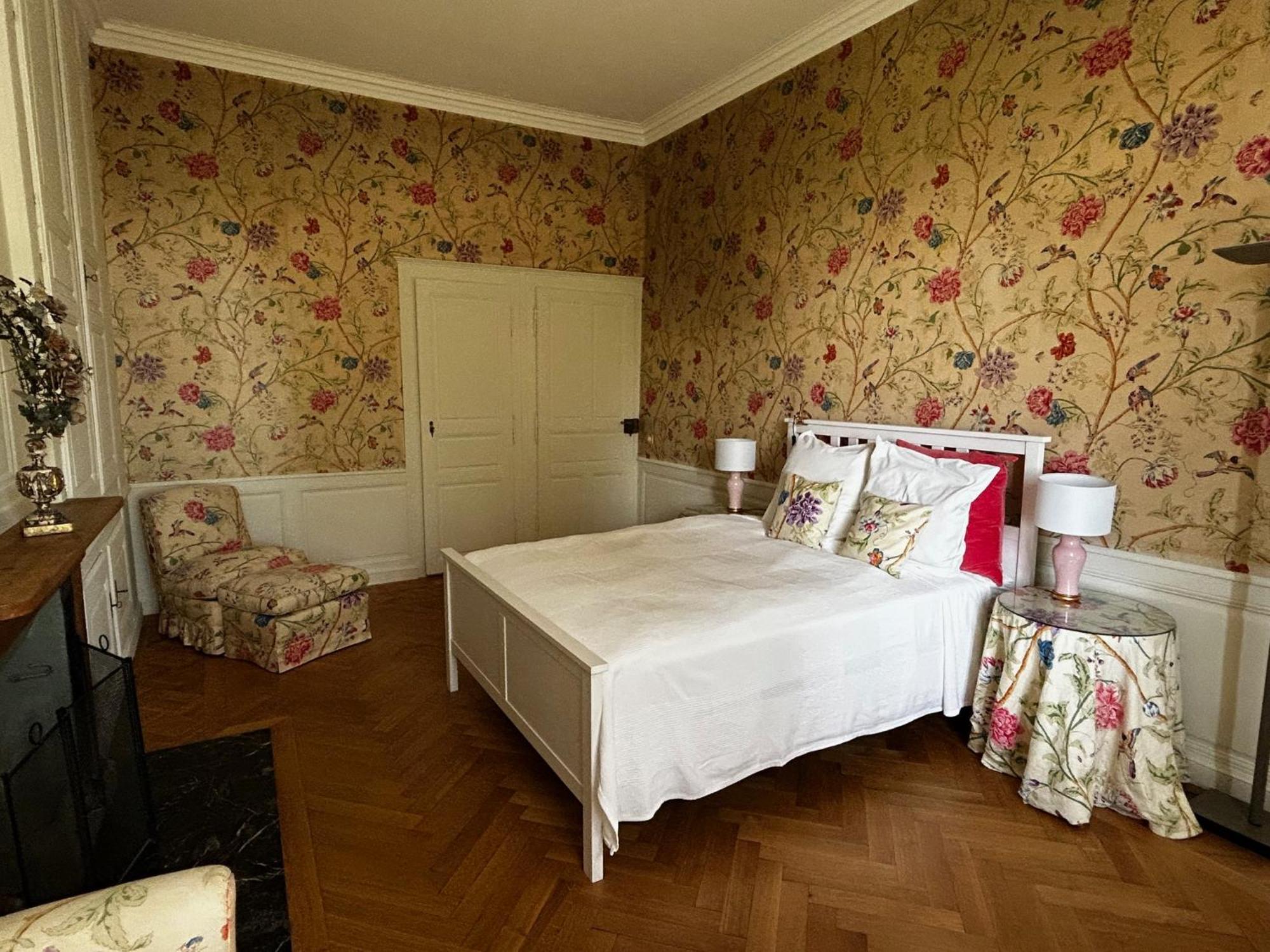 Le Chateau Lavigny エクステリア 写真