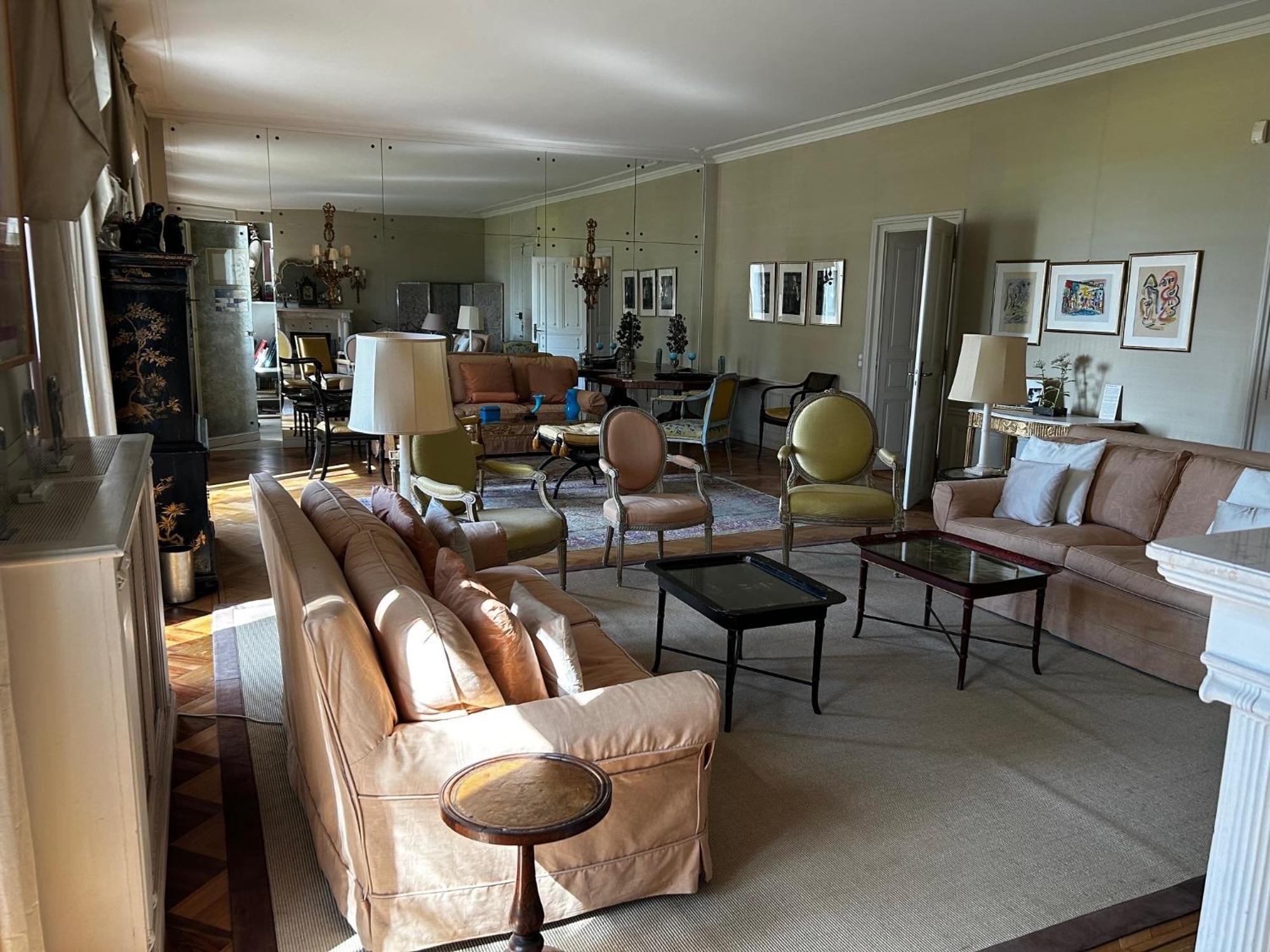 Le Chateau Lavigny エクステリア 写真