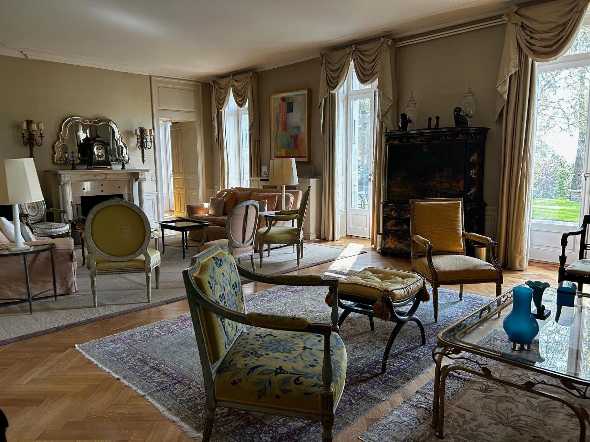 Le Chateau Lavigny エクステリア 写真